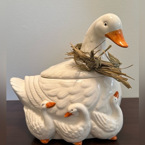 Takahashi Japan Vintage momma and ducklings covered (with lid). Mint condition - Picture 1 of 11